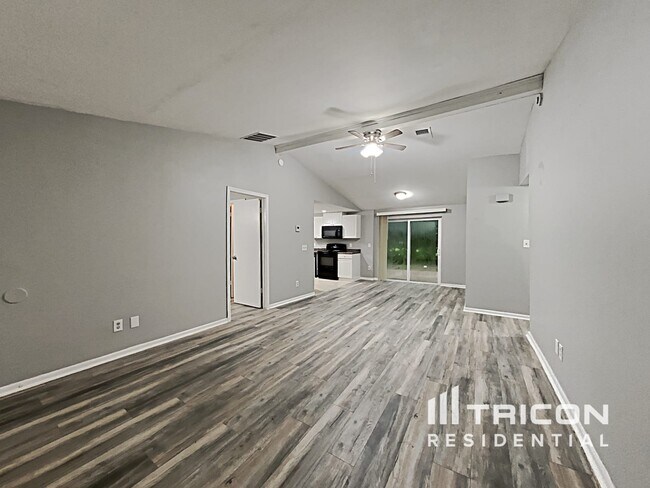 Foto del edificio - 2130 Timber Creek Ct S