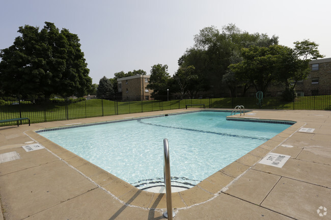 Outdoor Pool - Carrington Drive Apartments