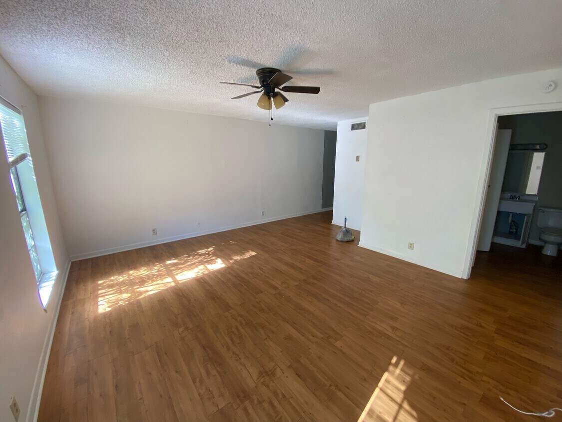 702 Avenue D, Jasper, TX 75951 Townhome Rentals in Jasper TX