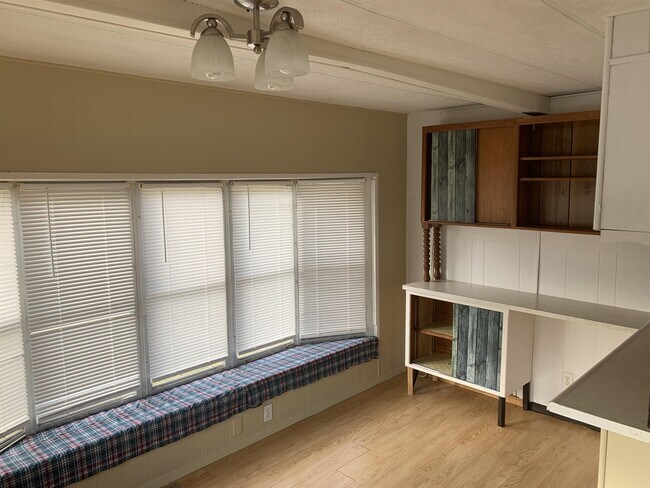 Foto del edificio - 410 Lake St