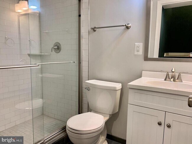 Foto del edificio - 7808 Hyson Park Ct