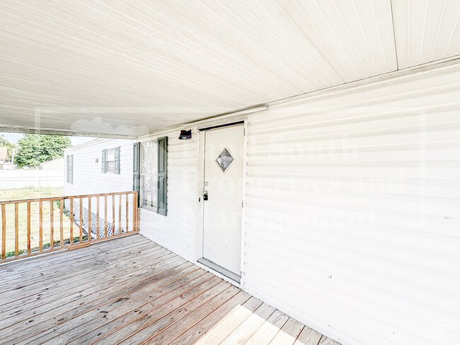 Foto del edificio - 1155 Meadow Lawn Street
