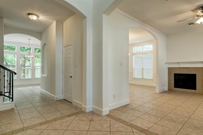 Building Photo - 11126 Sherwood Garden Dr