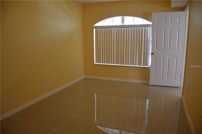 Building Photo - 2836 Fan Palm Dr