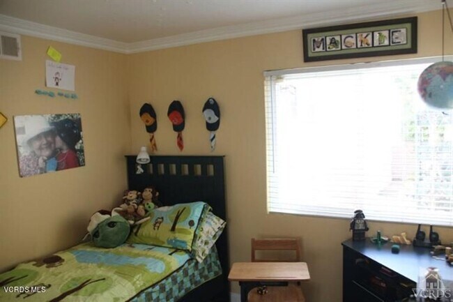 Building Photo - Rare find at this highly desirable rental,
