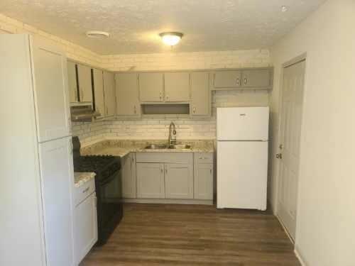 Building Photo - 10135 Port Royal Ct