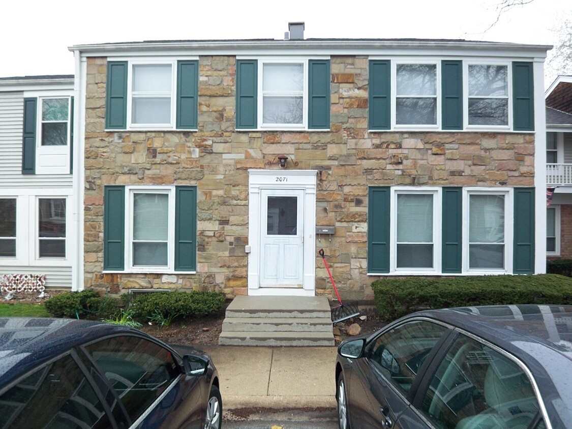 Foto principal - 2071 Danbury Pl