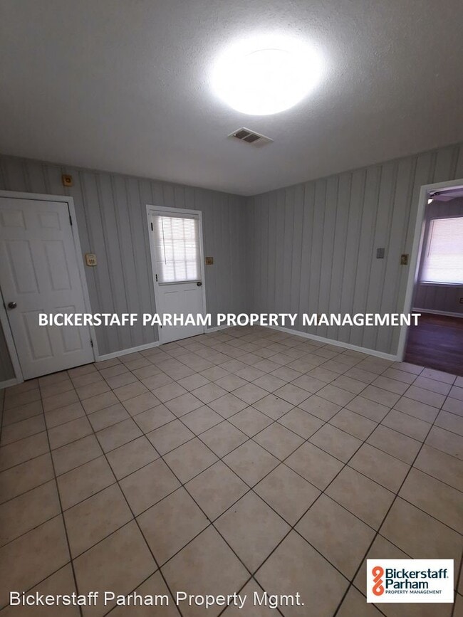 Building Photo - 3 br, 1.5 bath House - 1310 8th St S