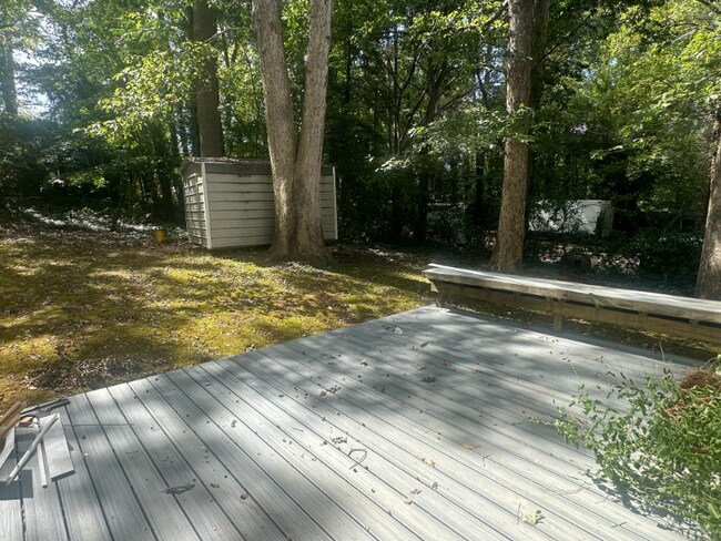 Building Photo - 1505 Woodland Rd