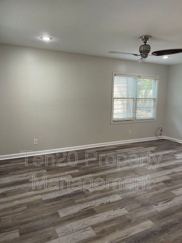 Building Photo - 5500 Gunboat Dr