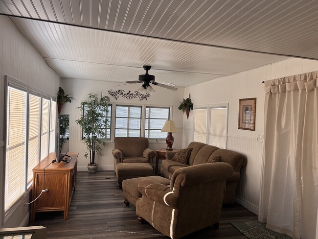 Building Photo - 11270 Bayside Blvd