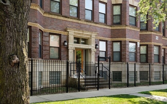Building Photo - 6200 S University Ave