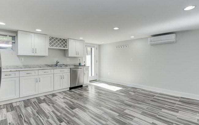 Building Photo - 909 Delafield Pl NW