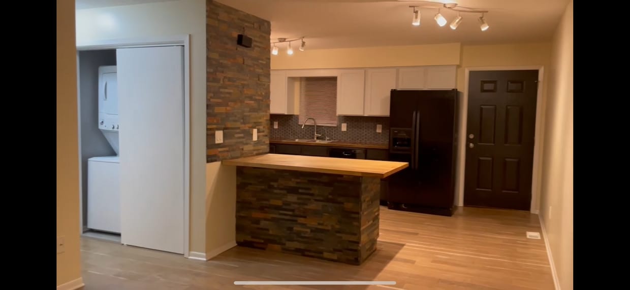 Primary Photo - 1912 /1914 Remington Rd