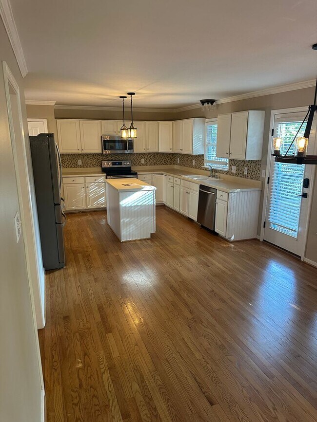 Foto del edificio - 3000 Sandy Bluff Pl