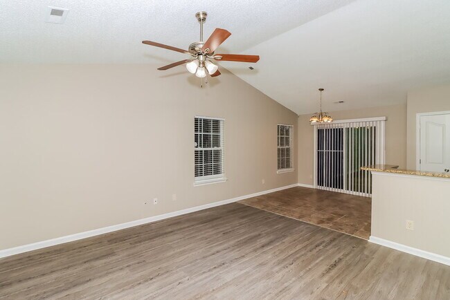 Foto del edificio - 11416 Northwoods Forest Dr