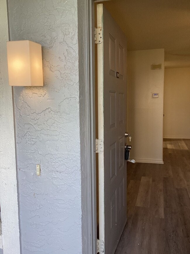 Building Photo - Southbrooke condo