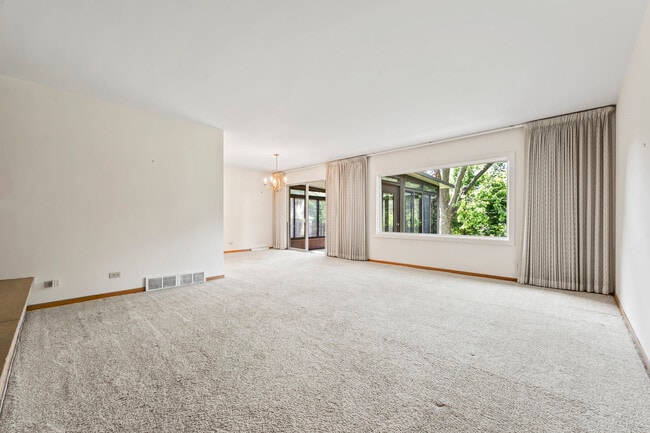 Foto del edificio - 407 E Berkshire Ln