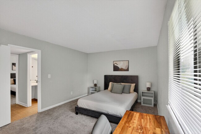 Foto del edificio - 8314 Hillcrest Rd