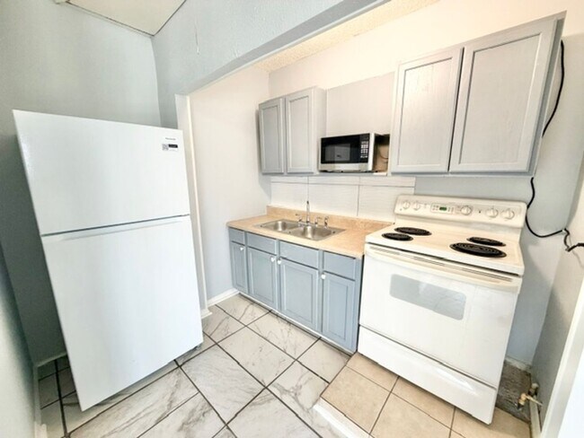 Foto del edificio - Deltona - 1 Bedroom, 1 Bathroom – $1,100.00