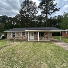 Building Photo - 107 Magnolia St