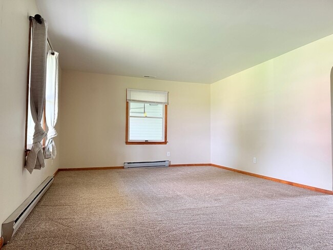 Building Photo - 305 Earlee Ave