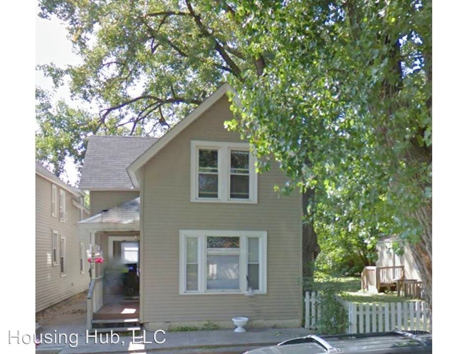 1221 Galtier St, St Paul, MN 55117 Condo for Rent in St Paul, MN