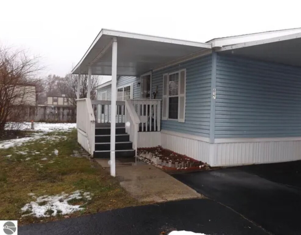 Primary Photo - 857 Briar Hill Ln