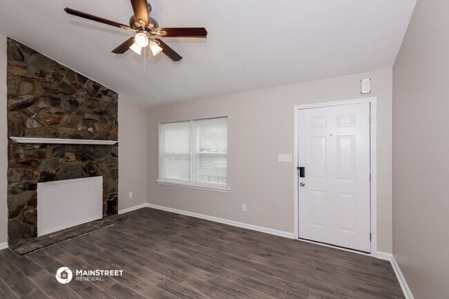 Building Photo - 1305 Sharon Dr