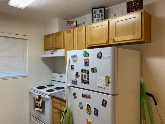 Primary Photo - 3110 College Ave