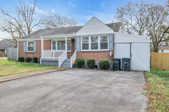 Foto del edificio - East Nashville home with EV Charger!