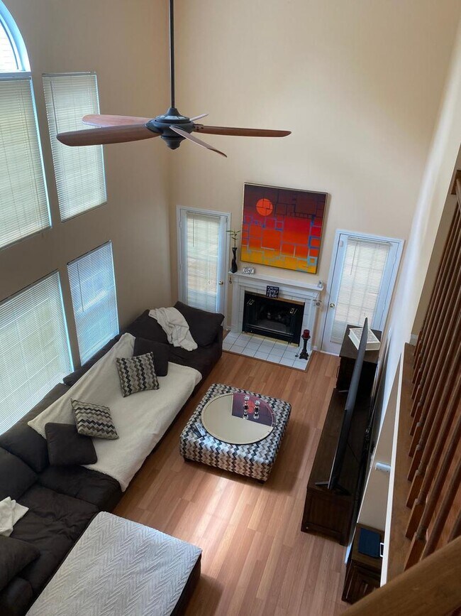 Foto del edificio - 950 Sweetflower Dr