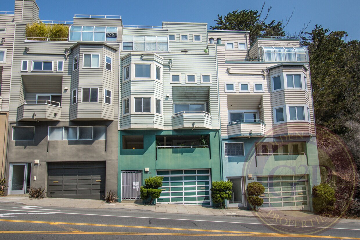 Foto principal - Corona Heights - 3 BR, 2.5 BA Condo 1,586 ...