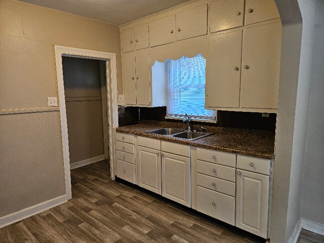 Foto del edificio - 2310 S Hackley St