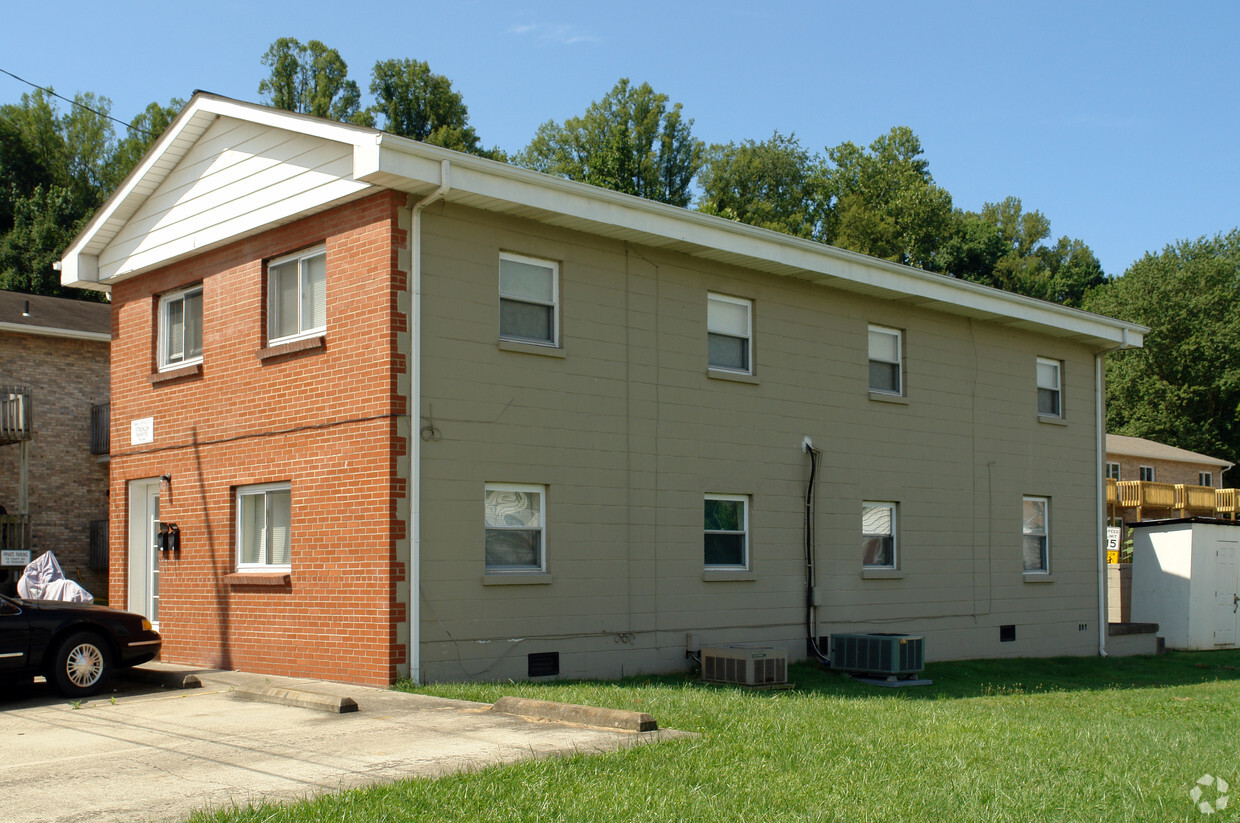 Building Photo - 4500 Kanawha Tpke