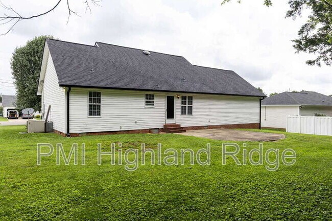Building Photo - 2414 Lismore Dr