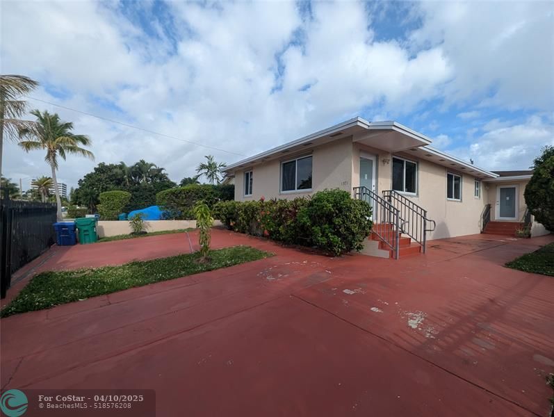 Foto principal - 1571 NE 109th St