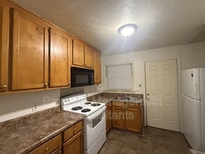 Building Photo - 1002 N Royal Ave