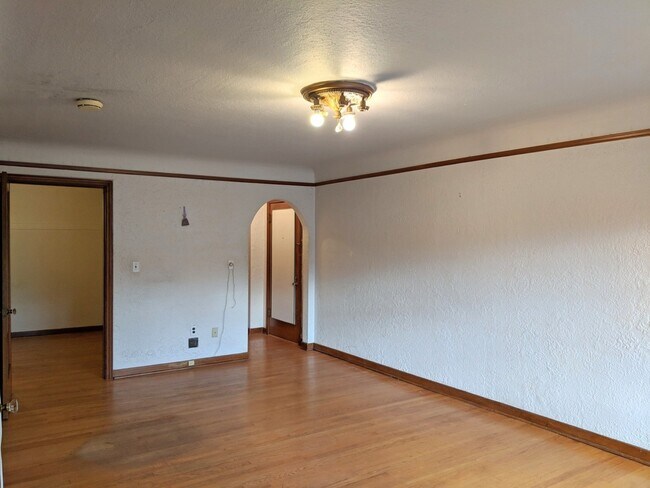 Building Photo - Charming Studio in U District