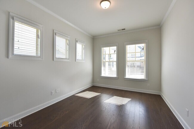 Building Photo - 532 Avondale Hills Dr