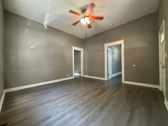 Foto del edificio - RENT THIS 3 BEDROOM 2 BATH AVAILABLE NOW