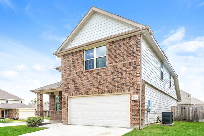 Foto del edificio - 8301 Yaupon Holly Trl