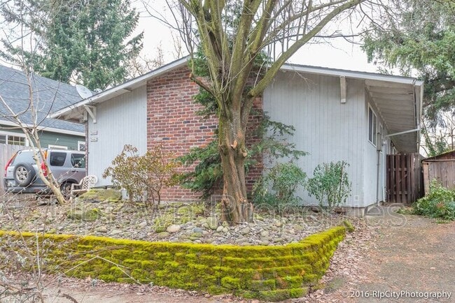 Building Photo - 3440 SE 8th Ave