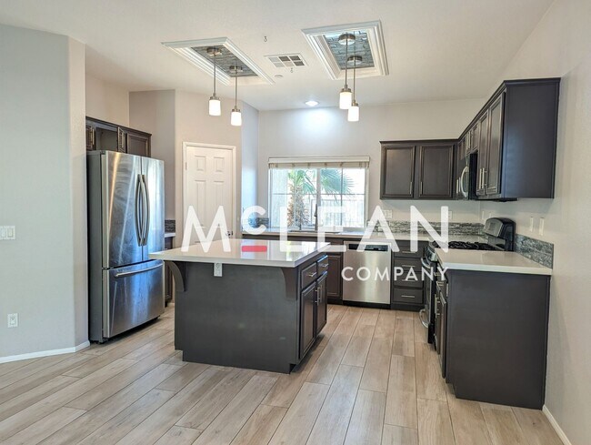 Building Photo - Beautiful Three Bedroom Home
