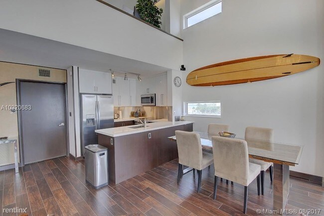 Building Photo - 1701 Sunset Harbor Dr