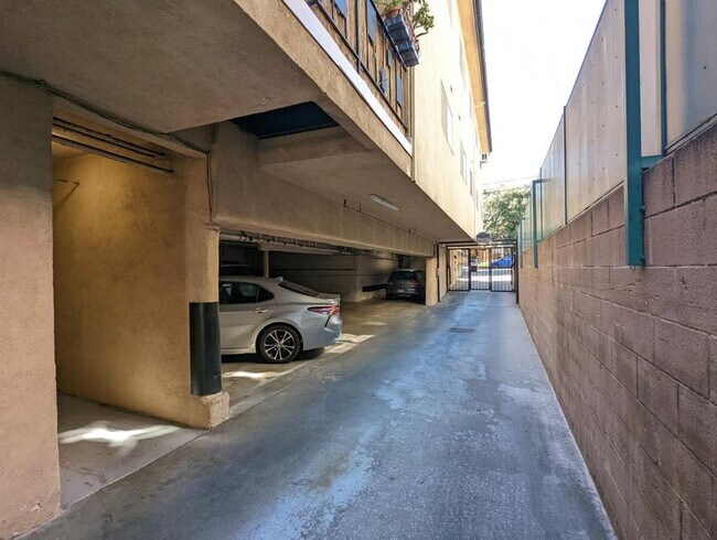 Foto del edificio - 1338 N Gardner St