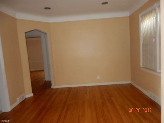 Foto del edificio - 16537 Lindsay St