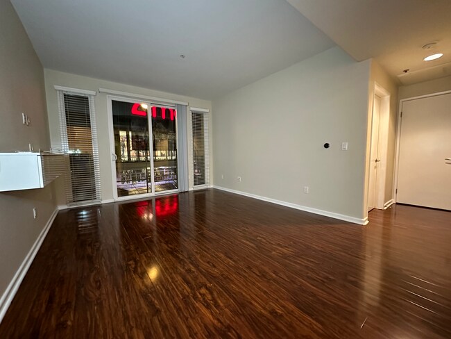 Living Room - 250 N 1st St
