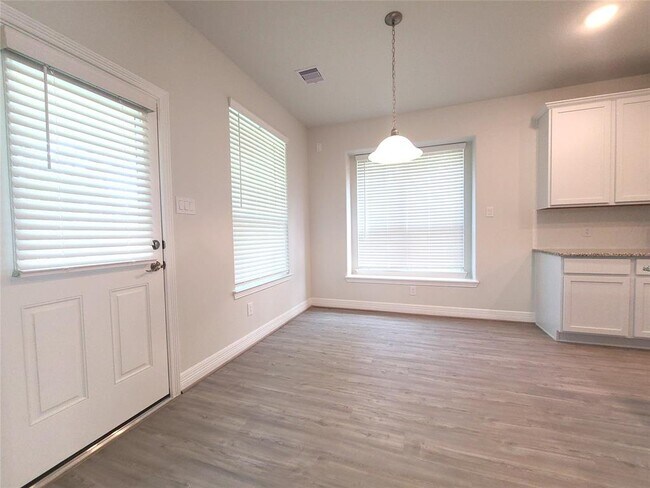 Building Photo - 15170 N Heron Heights Way