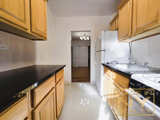 Foto del edificio - 2 bedroom in REGO PARK NY 11374